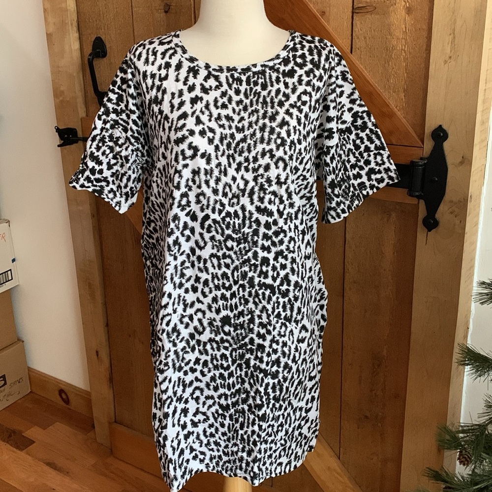 NOS Vintage 1996 AVON Animal Tee In A Bag With Slippers. Misses OSFA Sleep Shirt